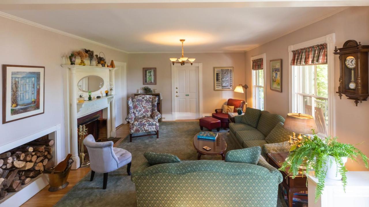 Maple Hill Farm Inn Огаста Экстерьер фото