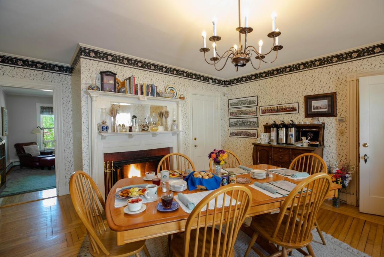 Maple Hill Farm Inn Огаста Экстерьер фото